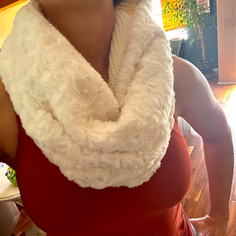 LOFT Fur/Knitted Reversible Infinity Snood Scarf NEW
